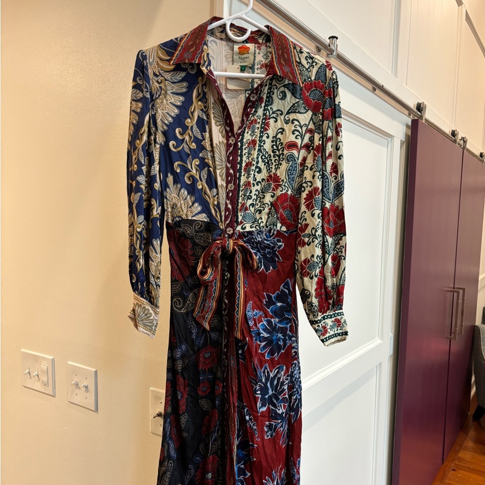 Beautiful Gently Worn Dark Paisley Long-Sleeve Farm Rio Dress -size small